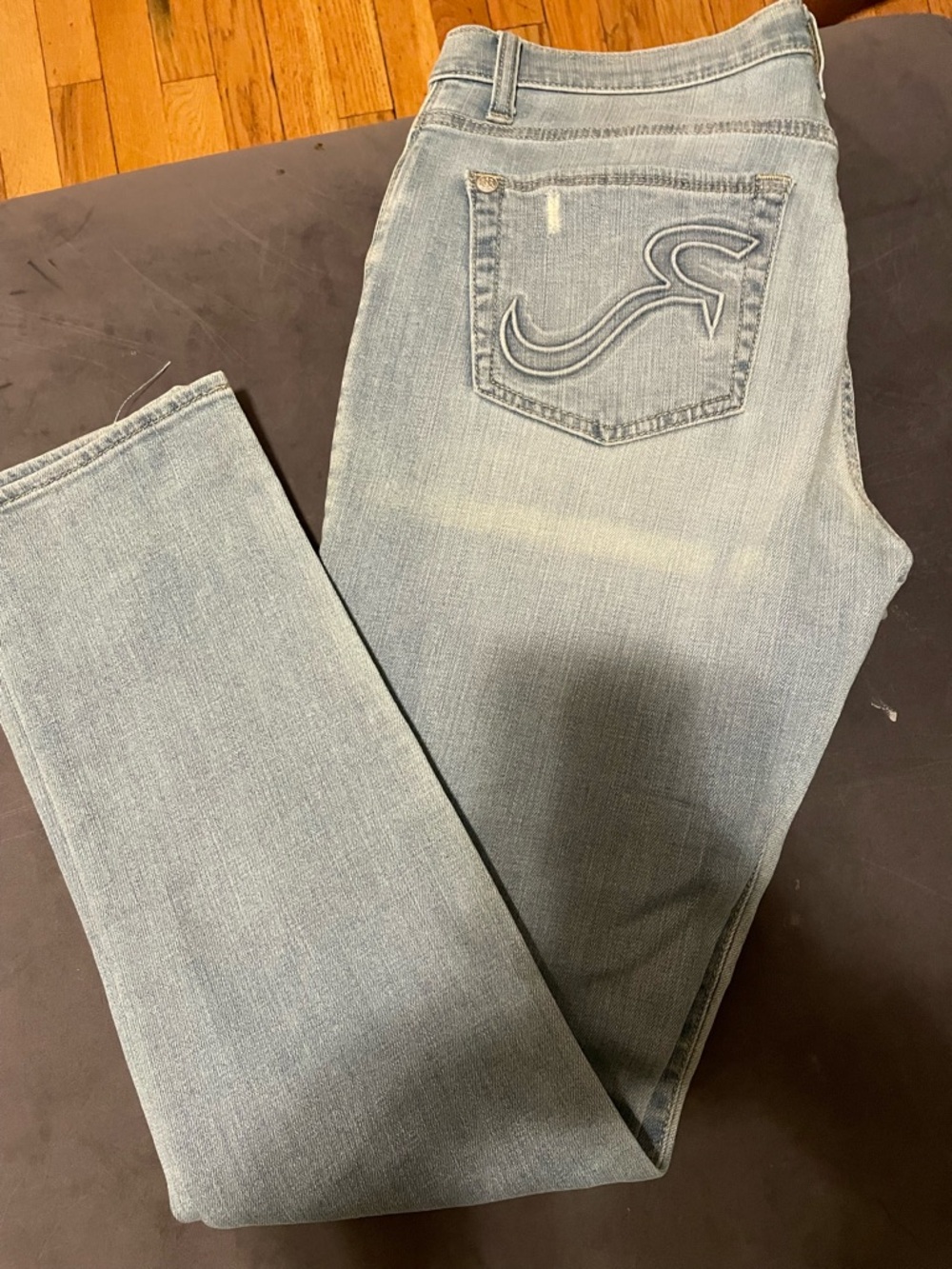 Rock & Republic Light Blue Straight Leg Jeans with Embroidered Back Pocket